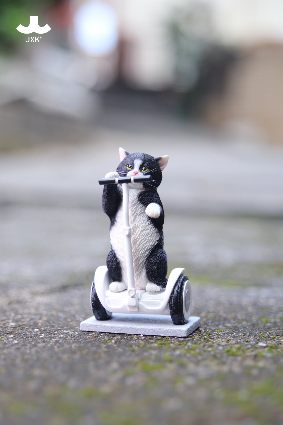 JXK181 Chinese Cat Figurine Resin Cat Statue for Desktop Gifts for Cat Lovers