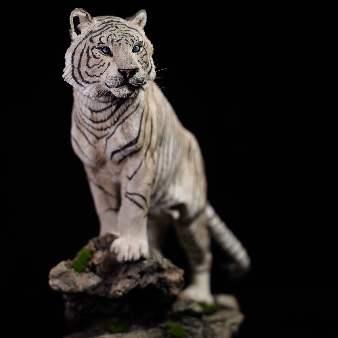 JXK130 The Tiger Standing on The Stone, Tiger Statue Gift for Animal Lovers