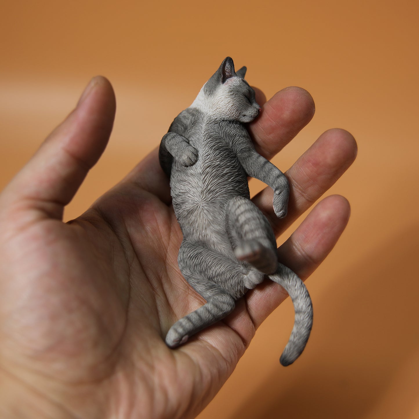 JXK152 Cat Figurine Resin Cat Statue for Bookshelf Decor Gifts for Cat Lovers