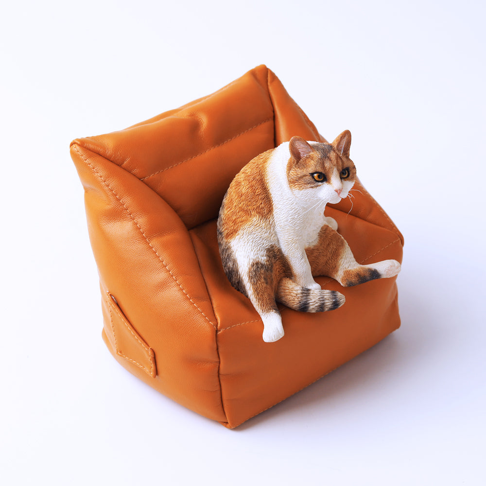 JXK055 Lazy cat figurine sitting on the sofa, cat statue gift of cat lovers