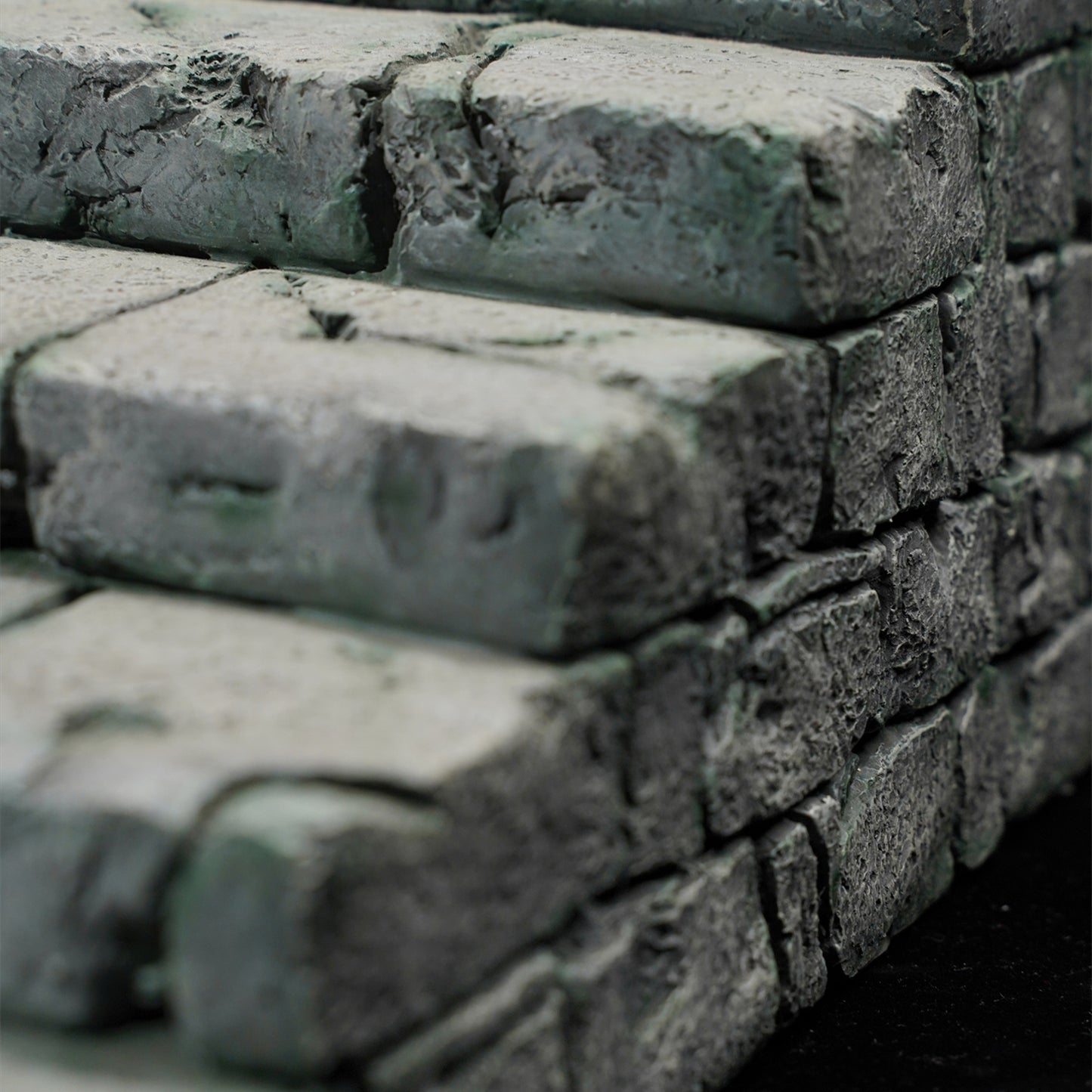 M2302 Aged stone steps base for action figure