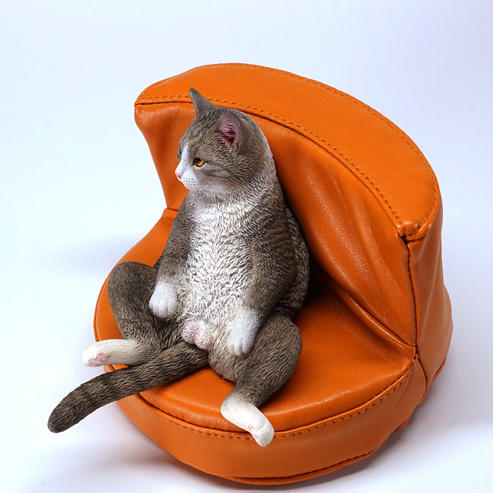 JXK047 Lazy cat figurine sitting on the sofa, cat statue for Desktop Gift for Cat Lovers